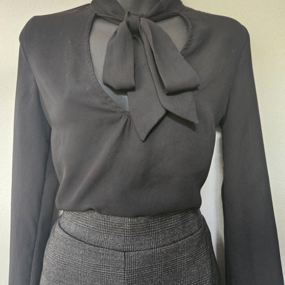 Charlotte Russe Black Chiffon Tie Bow Blouse size small